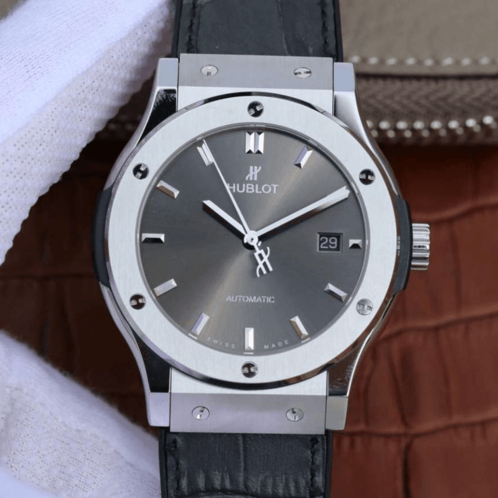 위블로 클래식 퓨전 티타늄 레이싱 그레이 다이얼 러버 스트랩 42mm 542.NX.7071.LR