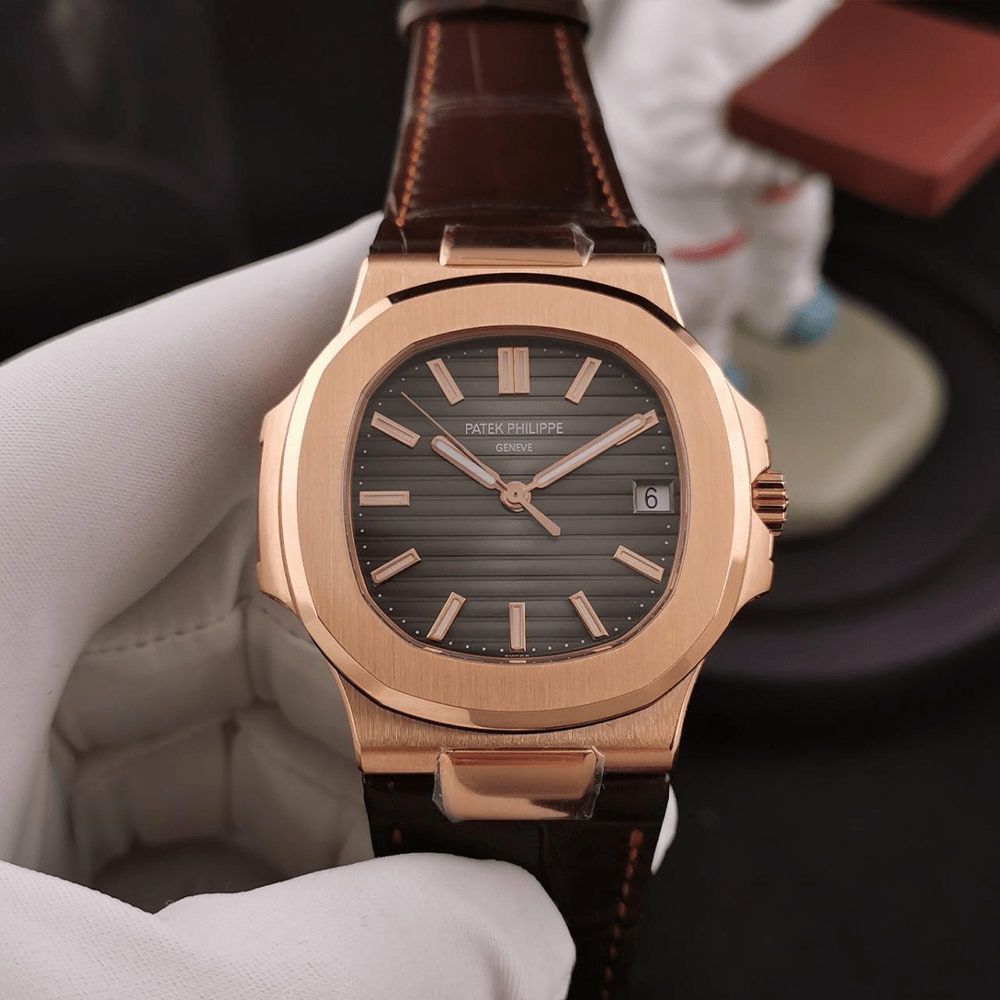파텍필립 노틸러스 그레이 다이얼 로즈골드 금통 가죽 스트랩 40mm 5711