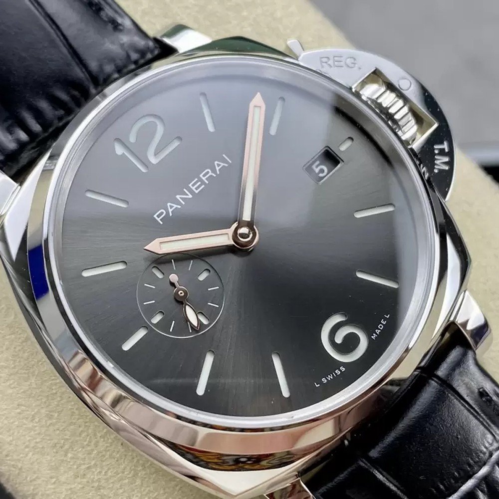 파네라이 루미노르 블랙 다이얼 42mm PAM01250