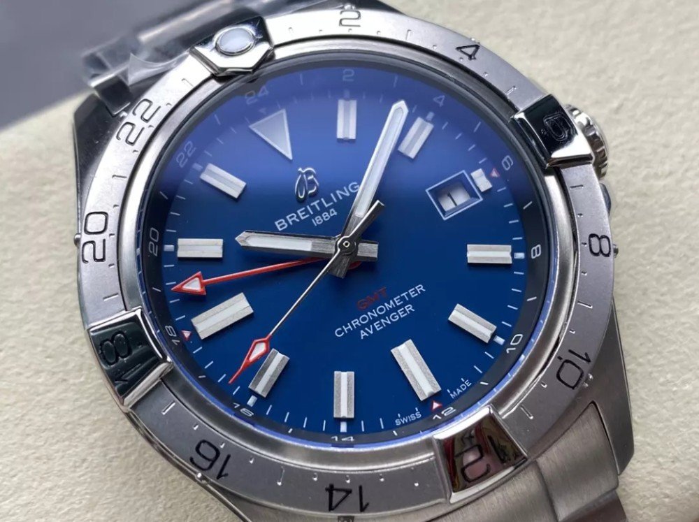 브라이틀링 어벤저 오토매틱 GMT 베스트 에디션 블루 다이얼 SS 브레이슬릿 44mm