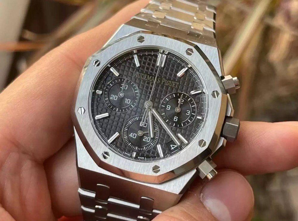 오데마피게 로열오크 크로노그래프 블랙 텍스처 다이얼 스틸 SS 브레이슬릿 41mm 26240ST