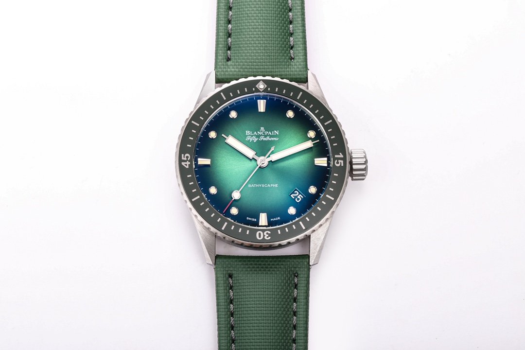 블랑팡 피프티 패덤즈 스틸 오로라 그린 한정판 43mm 5000-1153-H52A